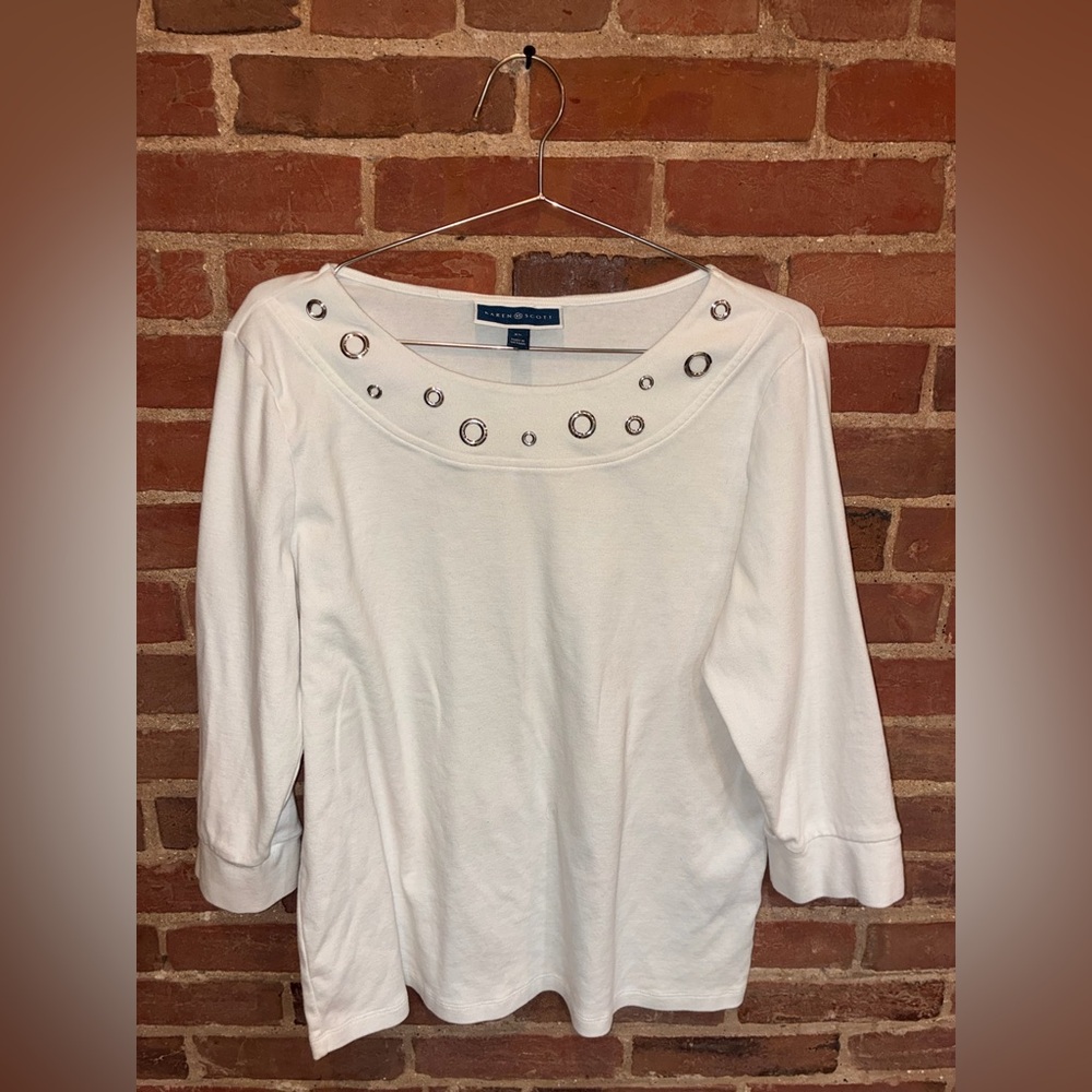 Karen‎ Scott White Top with Silver Accents